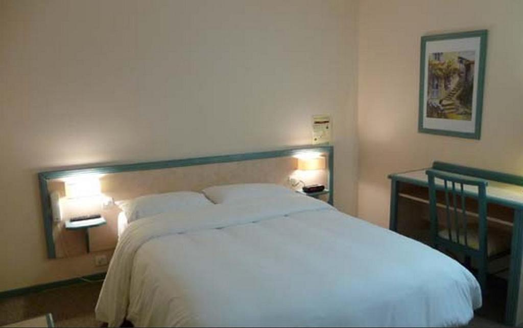 Hotel Le Chatelain Faulquemont Bilik gambar